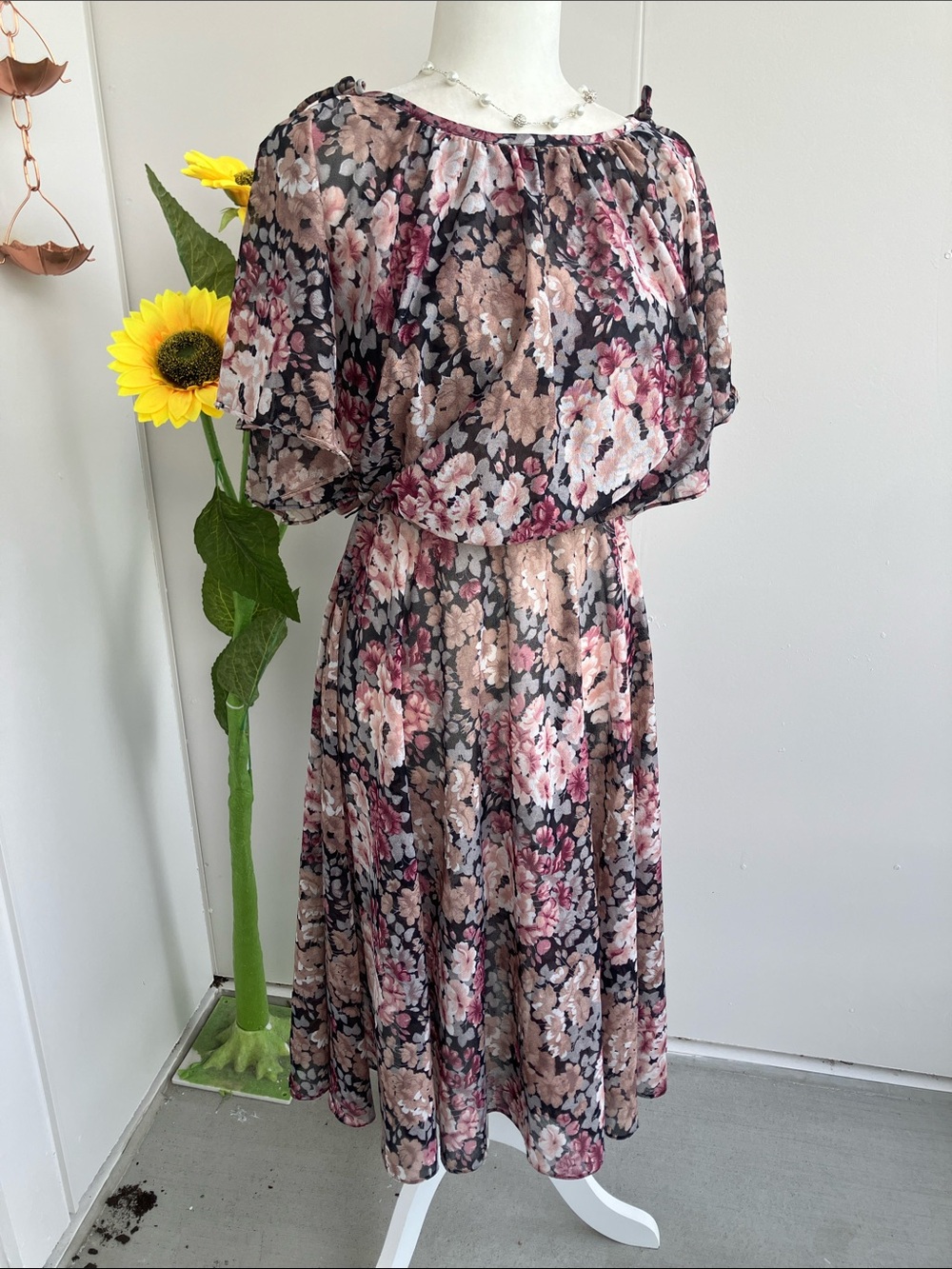 Vintage 70s Blousy Top Flowy Midi Dress in Dusty Muted Black & Pinj Florals